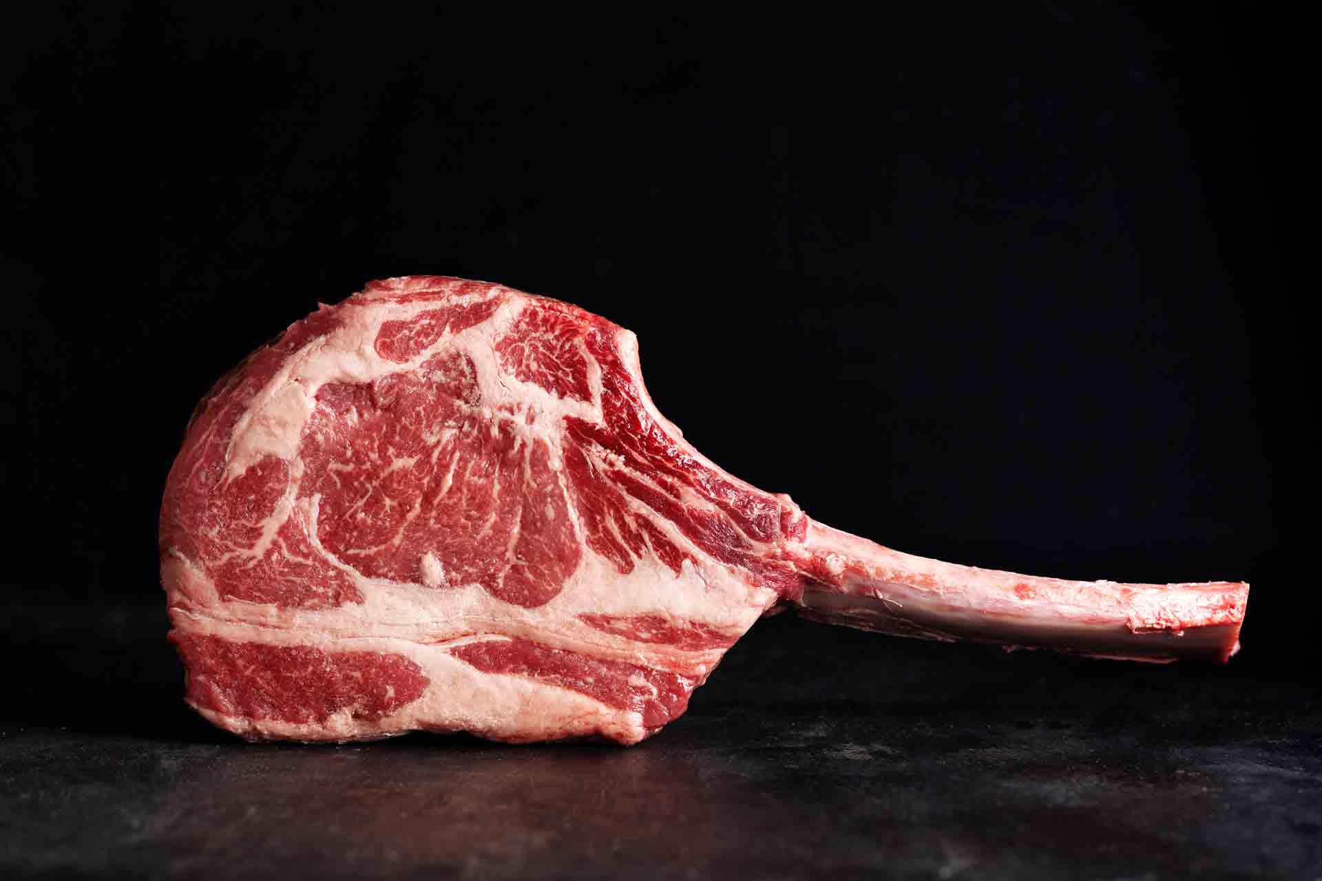 Bild eines rohen Tomahawk-Steaks